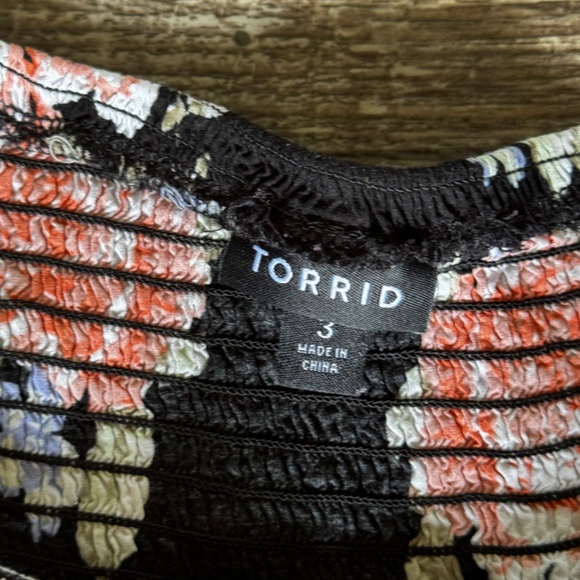 Torrid Maxi Dress with rouched top and bell like sleeves. - Picture 4 of 5